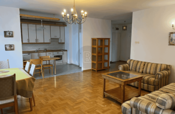 Spacious 4-room flat in the centre of Warsaw